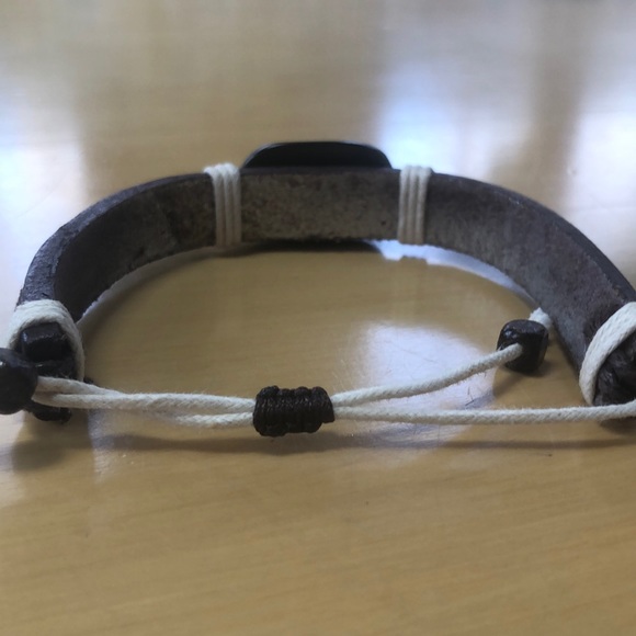 Peace Sign Bracelet - Picture 2 of 4